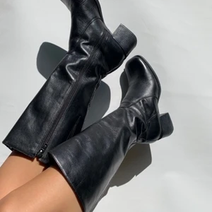 Dröm stövlar 🌹 - Läder stövlar, fet klack, perfekt höjd. 