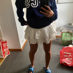 Vit kjol - Vit kjol som är slutsåld 