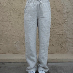 Linnebyxor  - Säljer linnebyxor i bra skicka från adsgn i storlek xxs. 