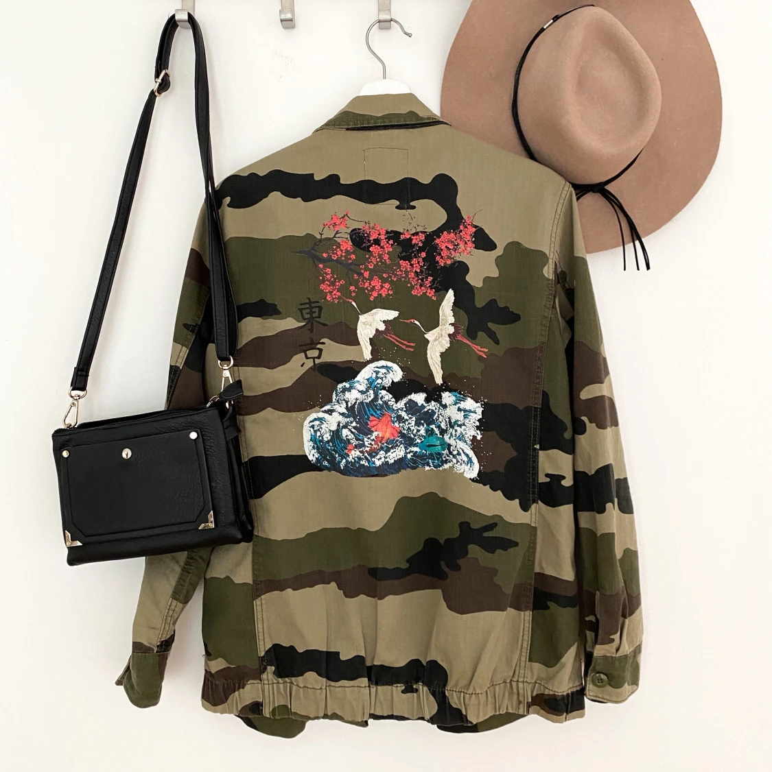 Armyjacka i grön kamo med blommor - 91