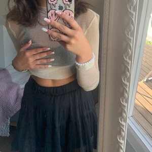 Fest topp  - Såååå fin fest topp som aldrig är använd prislappen är på! Köpt för 199kr🤍💫