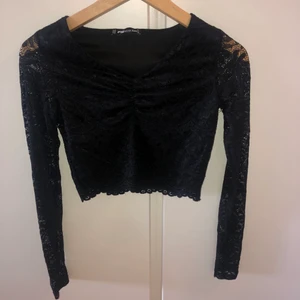 Långärmad magtröja (strl XXS) - Mycket fin spets magtröja som är långärmad, använd få gånger och är i bra skick!