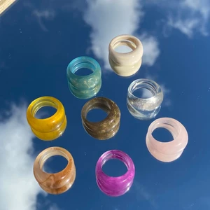 Soft Ring - Ring i plast, finns i färgerna ovan! Storlek S/M. En för 69 kr, två för 110 kr, tre för 140 kr osv ☀️ Gratis frakt 🌸