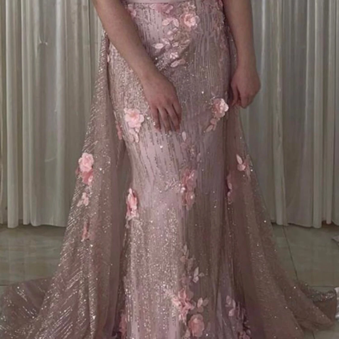 Vacker festklänning  - 90