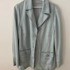 Jeansjacka - Säljer en superfin vintage jeansjacka!! Superfint skick💘