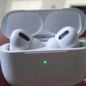 Air poods - Riktig fint skick finns i Västmanland 