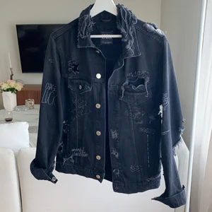  jeansjacka i perfekt skick - Från Zaras herravdelning. Fri frakt!