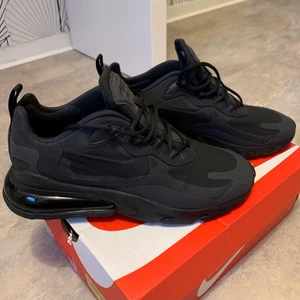 Nike skor  - Ett par helt nya nike wmns air max 270 react unisex skor storlek 38,5 aldrig använda endast seriösa köpare 