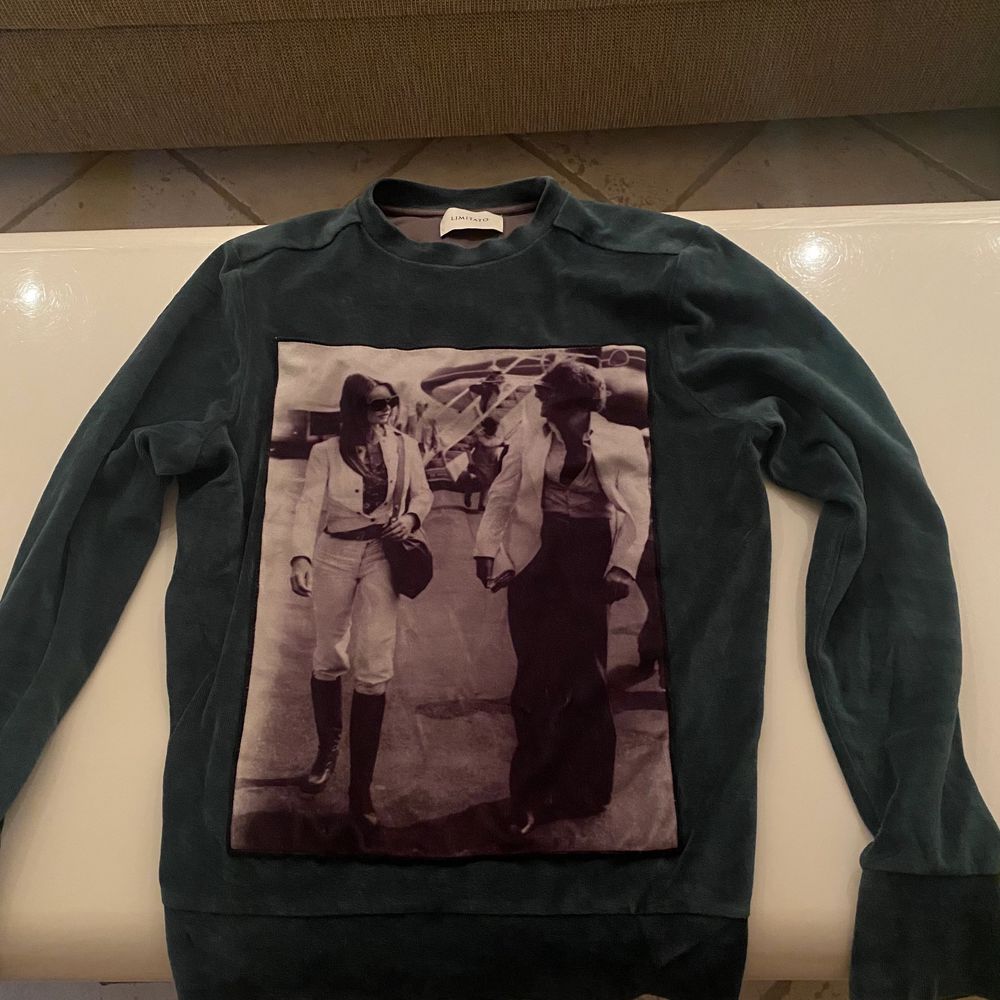 Limitato sweatshirt - Huvtröjor & Träningströjor | Plick Second Hand