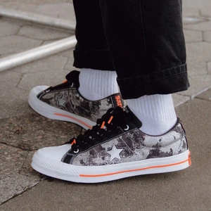 Converse One Star x Sad Boys - Tja! Jag söker ett par SadBoys converse one star 44-45. Så skriv snälla till mig om ni säljer👍