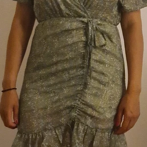 Sommarklänning  - Säljer en jättefin klänning, helt ny aldrig använd. 