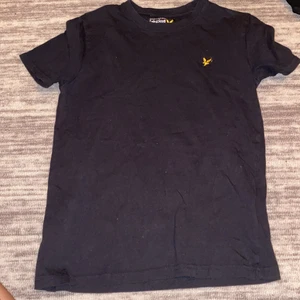 Lyle&scott t-shirt  - Köpt på kidsbrandstor men skulle säga Att den är som en xs 