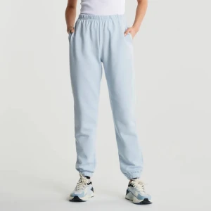 Mjukisbyxor  - Ljusblåa mjukisbyxor från Gina tricot 