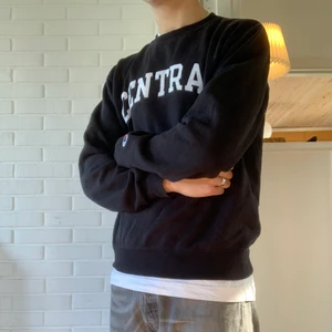 Vintage championtröja  - Clean championtröja med ”central” text. Ingen lapp med storleken men skulle säga en S. 