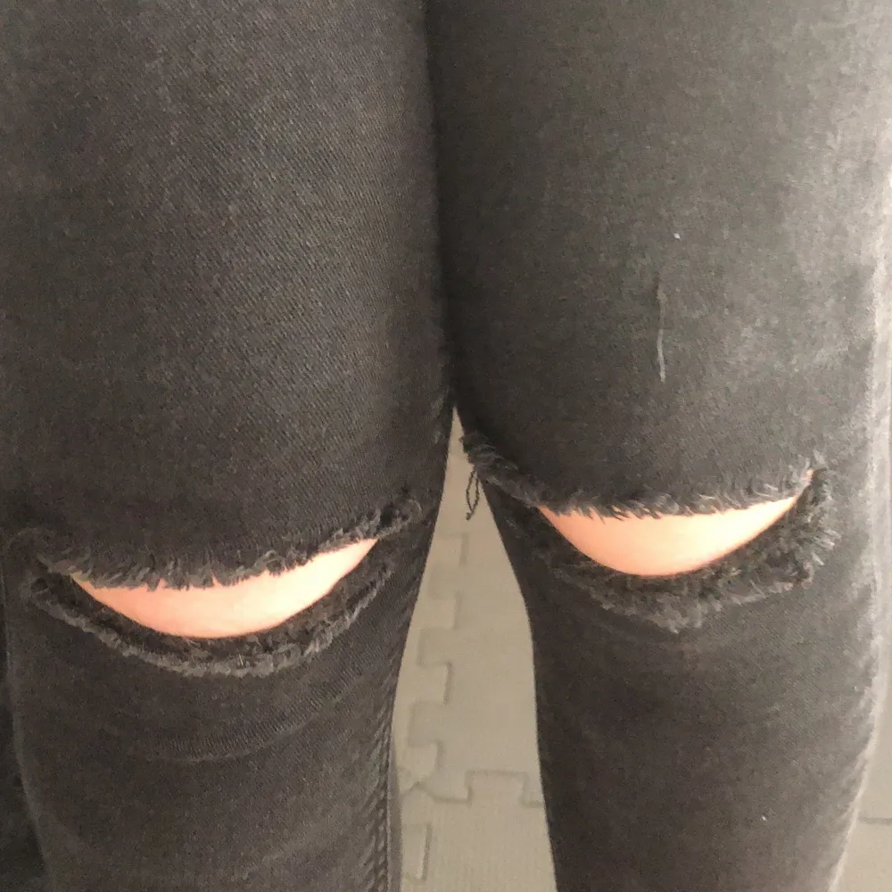 Håliga jeans från zara. Jeans & Byxor.