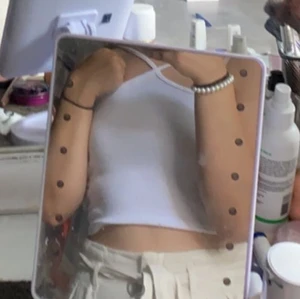 Vit zara linne  - Jätte fint zara linne i vitt. Säljer då jag ej använt den. Storlek L men passar M bättre. Pris + frakt ❤️ priset går att diskuteras.