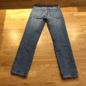 Zara jeans storlek 36, endast använda ett fåtal gånger. Skriv om du har några frågor eller är intresserad😁