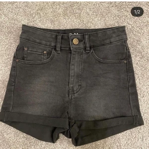 Shorts från bikbok - Hur snygga shorts som helst, man får bra rumpa i dom. Säljer då de är för små för mig.