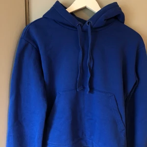 Hoddie - En blå hoddie ifrån hm i jätte skönt material