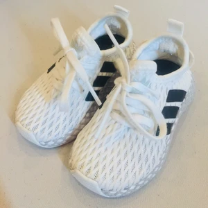 Baby skor - Som nya anvend bara 1-2gångee