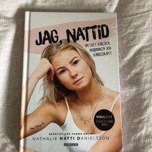 Nattid egna självbiografi  - En bok som Nattid själv har skrivit💗Köpte en medans ja kom på jag hade en sen tidigare.. Möts helst upp i Uppsala centralstation🏬Tar både swish och kontanter,Har du frågor eller intresserad skriv privat✨ 