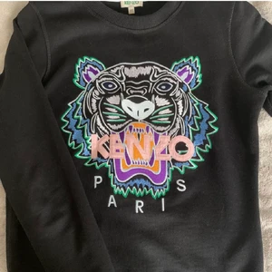Kenzo xs inga fläckar eller hål  - Lägger ut denna igen, äkta kenzo utan fläckar eller hål. 400kr, pris kan diskuteras. Kom dm för fler bilder