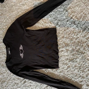 Tröja  - Långärmad tröja i storlek XXS men jag har använt den o är storlek M.