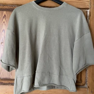 Tröja från Zara - Militär grön topp från Zara. Storlek S! 