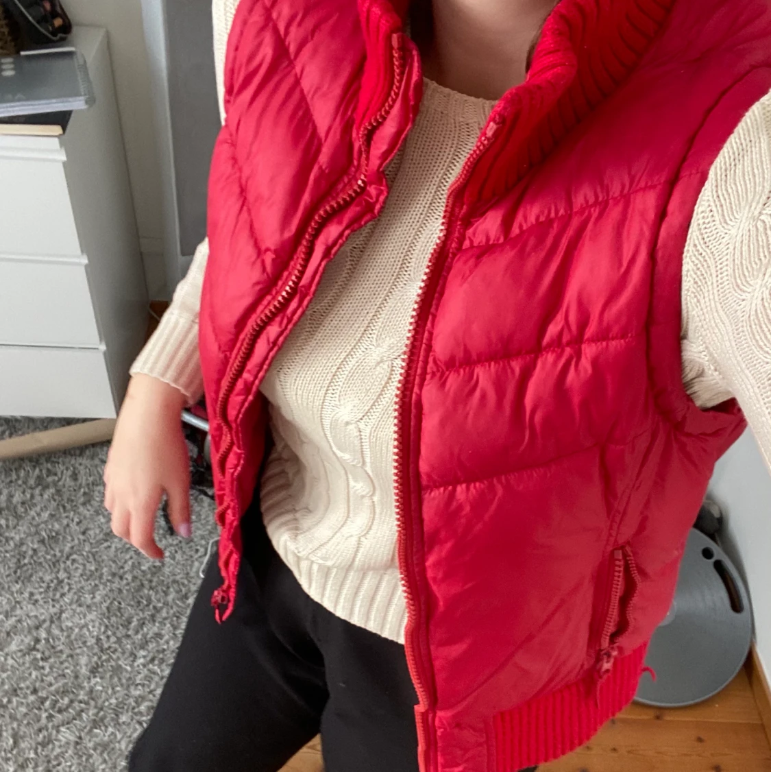 Röd dunväst - 90