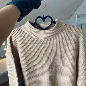 Superskön stickad tröja från H&M❣️ storlek S köpare står för frakt 