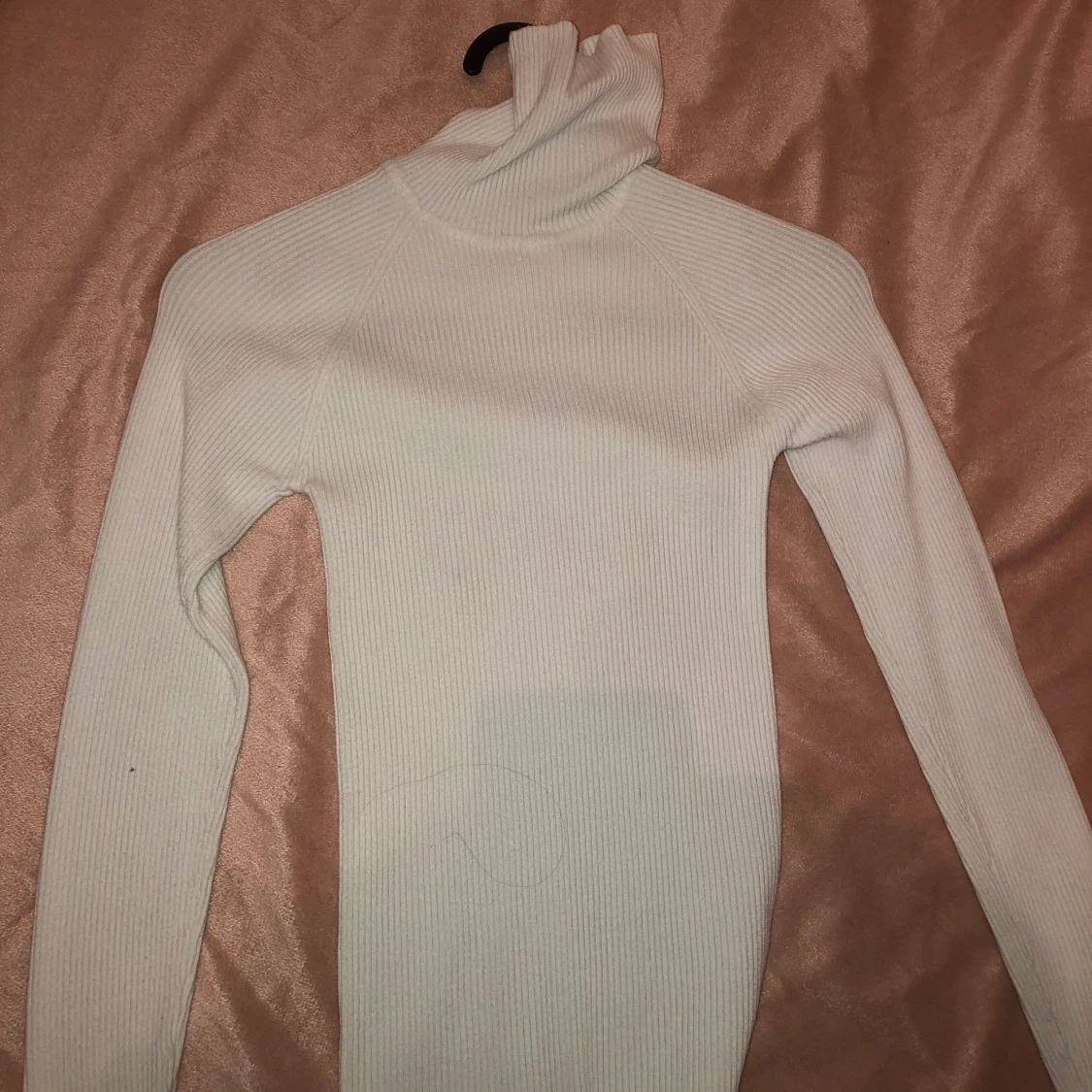 Vit tröja med krage