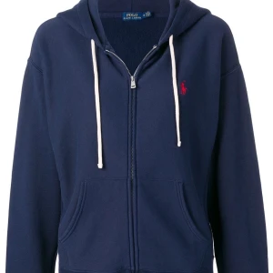 Ralph Lauren Hoodie - Snygg hoodie i ett tjockt skönt material, köpt second hand men i mycket bra skick👍🏼