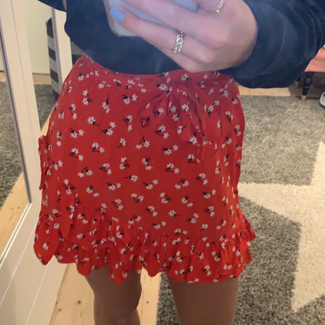 Röd blommig kjol - 90