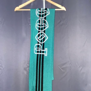 Gosha x Adidas halsduk - retail: 1000kr