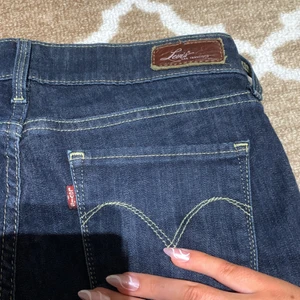Lågmidjade levis - Storlek S/Xs