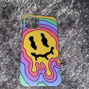 Skal för iphone 11 - Här säljer jag ett skal från shein💕