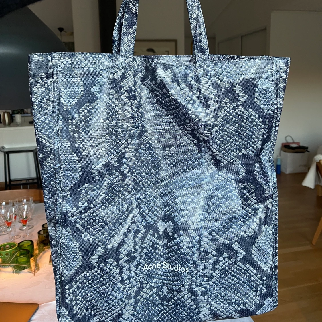 Helt Ny ACNE Väska  - 91