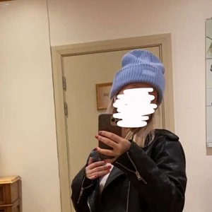 Blå mössa - Typ helt ny blå mössa använt Max 1 gång