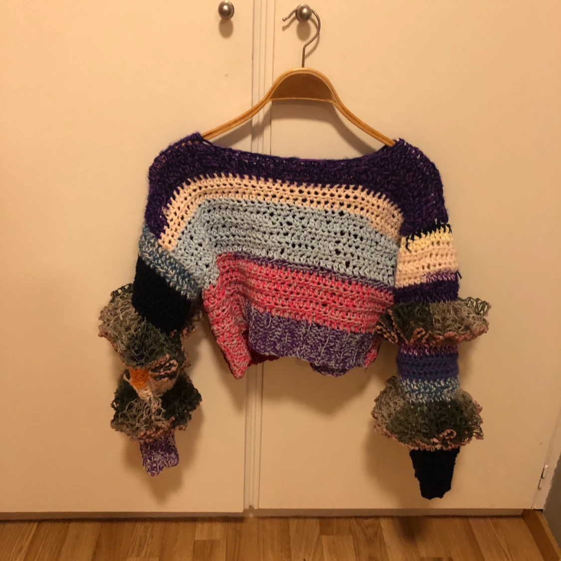 Handvirkad kort tröja  - 90