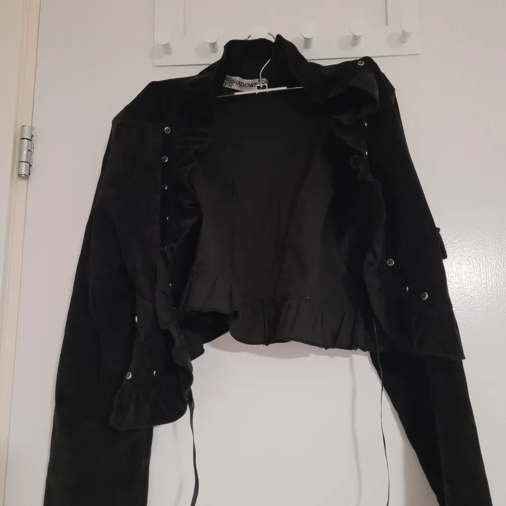  Black velvet denim jacket . Really cute and fancy .. Jackor.
