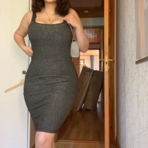 Zara Strl M - Bara använd en gång. Köpt från Zara.