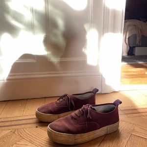 Vinröda Eytys - Säljer mina gamla eytys som stått i garderoben superlänge ! 