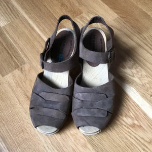 Träskor/sandaler - Sandaler med träklack. Fint skick