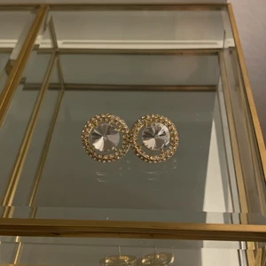 Snö of Sweden  - Örhängen från Snö of Sweden, 100kr 🤍