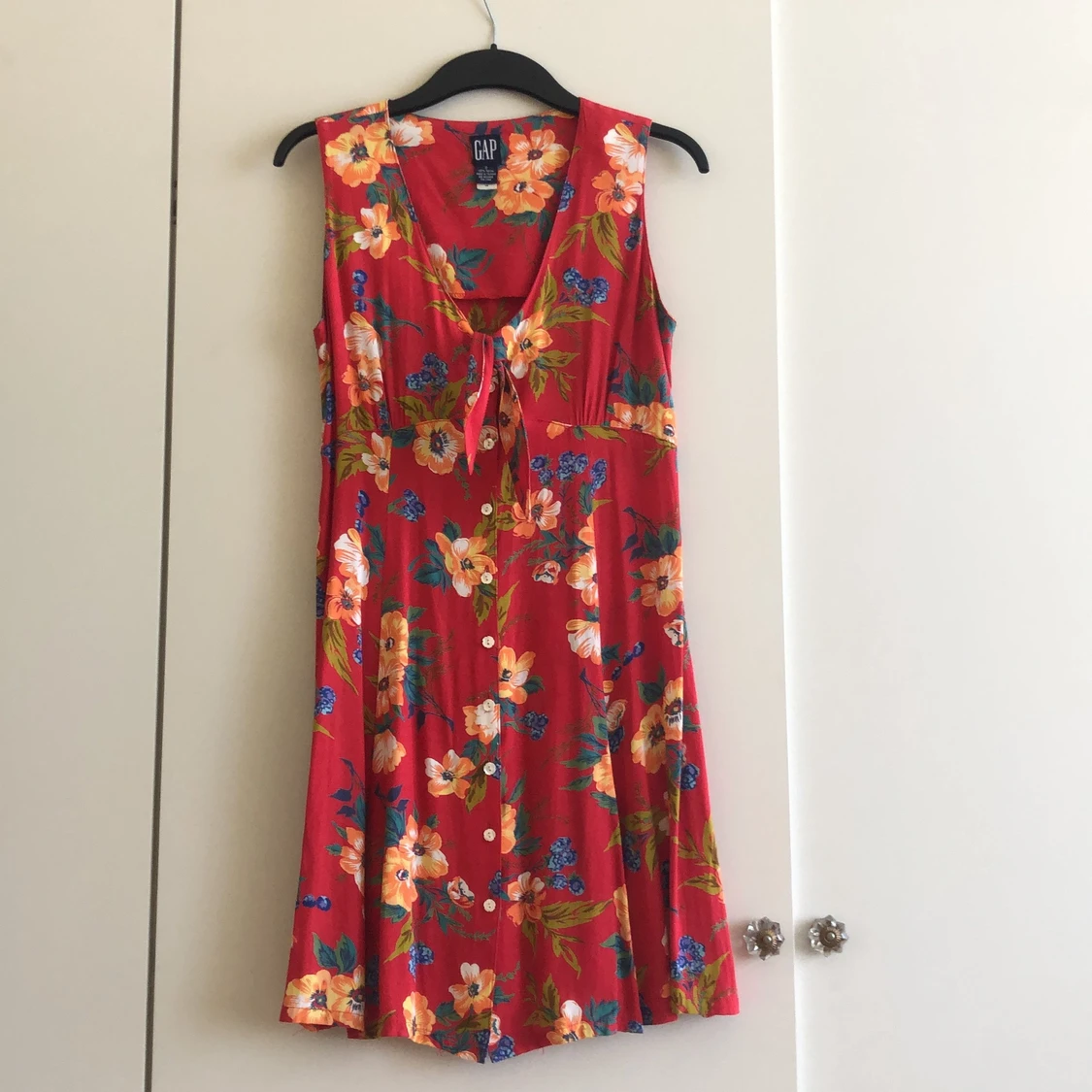 Röd klänning med blommor från GAP