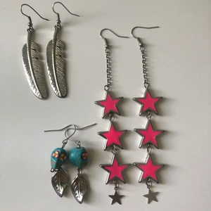 Örhängen - 3 par örhängen som är i bra skick! vet ej om de är nickelfria.  1 par för 40kr eller alla 3 för 100 🤍