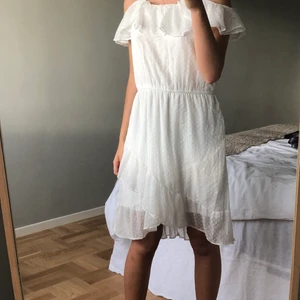 Klänning  - Jättesöt klänning och den är som ny!