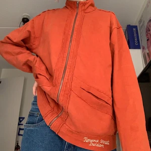 Orange kofta - Orange kofta från Time Out - Storlek L - Söljer då den ej används längre - Köparen står för frakt 🦆🌻🏴‍☠️