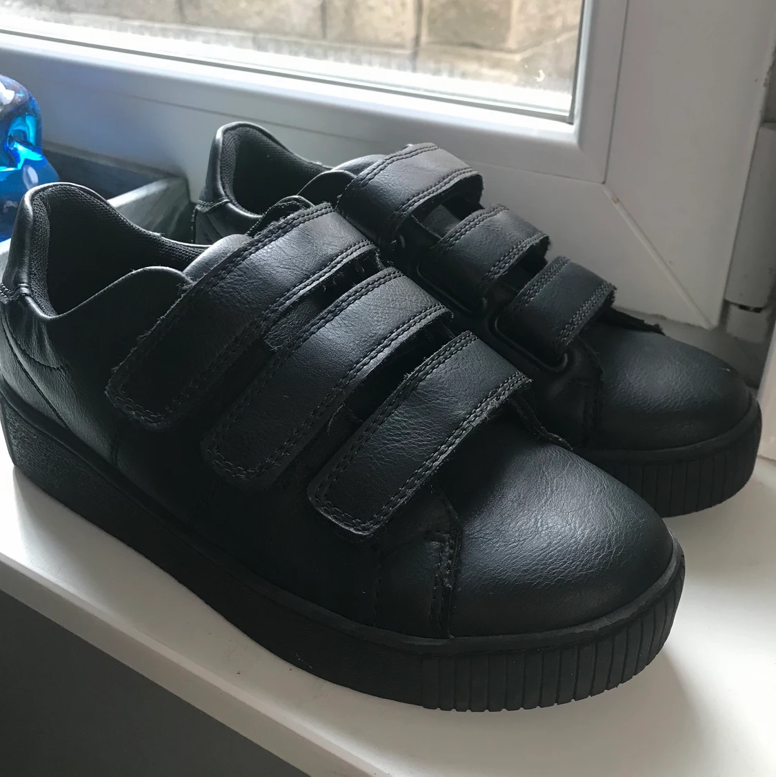 Svarta sneakers i st.37 - 90