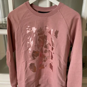 Peak Performance tröja - Collagetröja